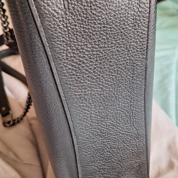 A 1 yrs old Coach pocketbook - Picture 4 of 5